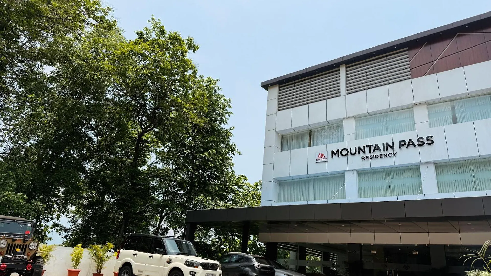 Hotel Mountain Pass Residency Etakkare